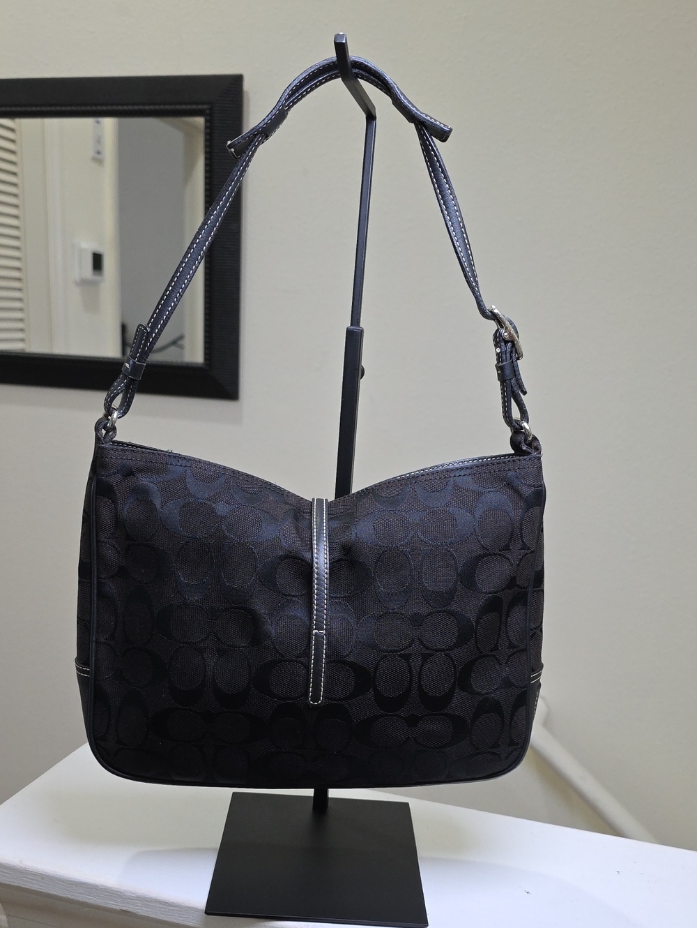 COACH 6091 Vintage Hamptons Clip Hobo Black Signature Fabric/Black Leather Trim - Picture 8 of 16
